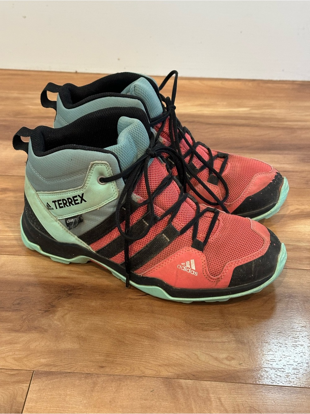 adidas Terrex Climaproof Mid Hiking Shoes Kids 3.5 Coral Mint Trail Sneakers - Picture 2 of 7